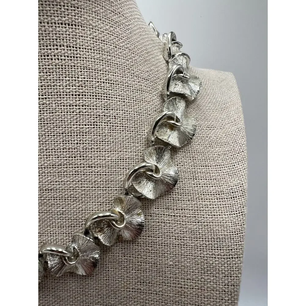 Vintage‎ Lisner Silver Tone Necklace Textured Link Choker Adjustable 13-16